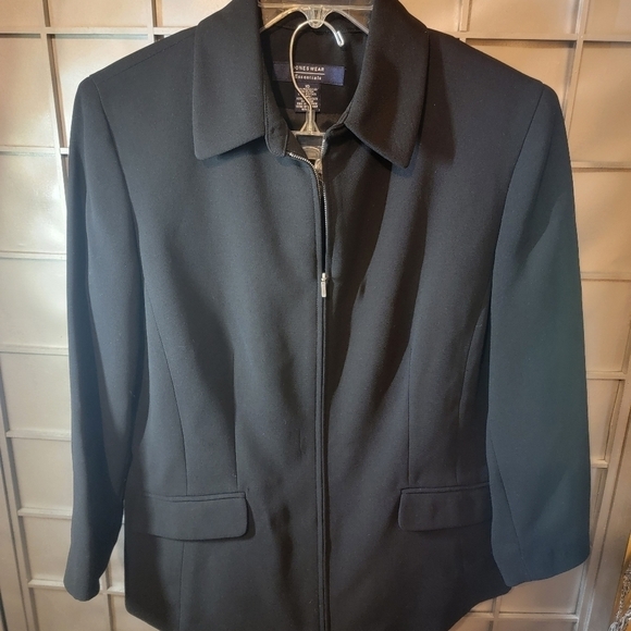 Jones Wear size 10 slacks and jacket. Black - Picture 1 of 15
